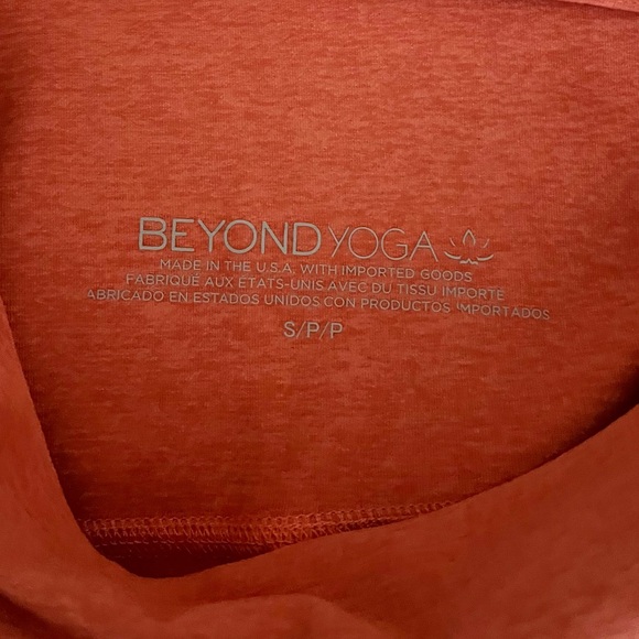 {Beyond Yoga} High Waisted Biker Shorts in Radiant Coral Heather - Womens Small - Picture 7 of 10